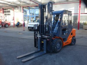 Grizzly LG35DT 3500kg Diesel Stapler Top 01