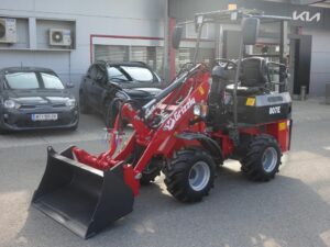 Grizzly 807 Elektro Hoflader Allrad 01