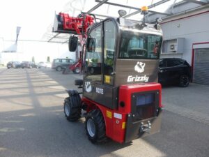 Grizzly 807 Elektro Hoflader Allrad 05