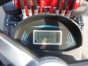 Grizzly 807 Elektro Hoflader Allrad 10