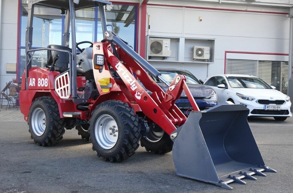 Grizzly 808 Allrad Hoflader mit 2 Jahre mobile Garantie