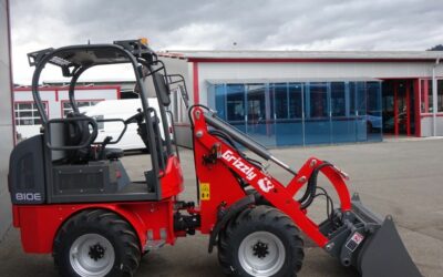 Grizzly 810E Elektro Hoflader mit Allrad offene Kabine
