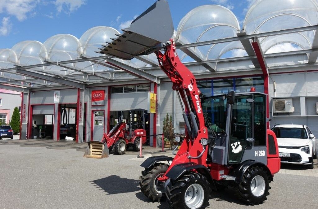 Grizzly HQ260 Hoflader 4WD mit 1500Kg Hublast