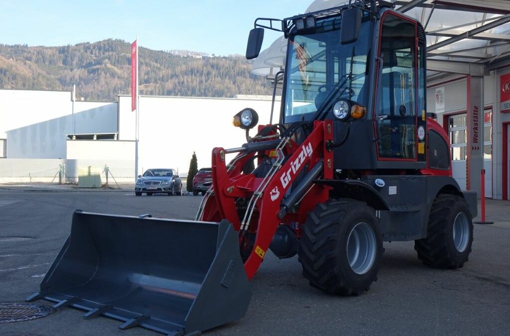 Grizzly 809 Hoflader 4WD !2 Jahre mobile Garantie!