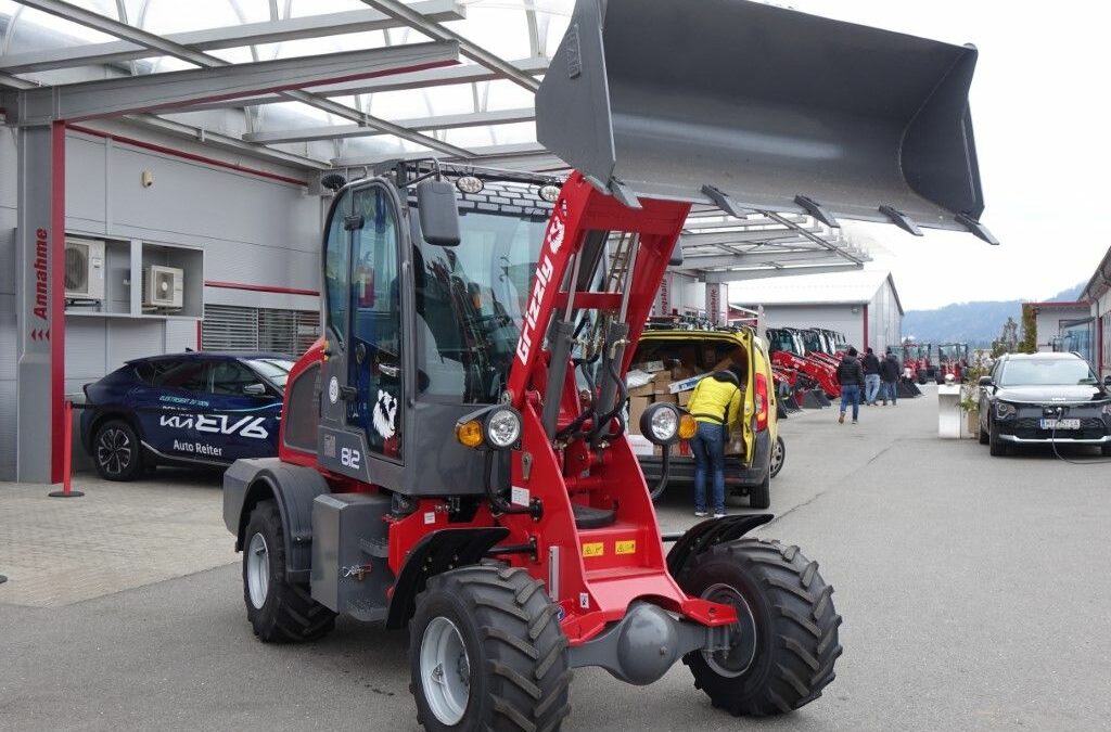 Grizzly 812 Hoflader 4WD Mit 2 Jahren mobile Garantie!